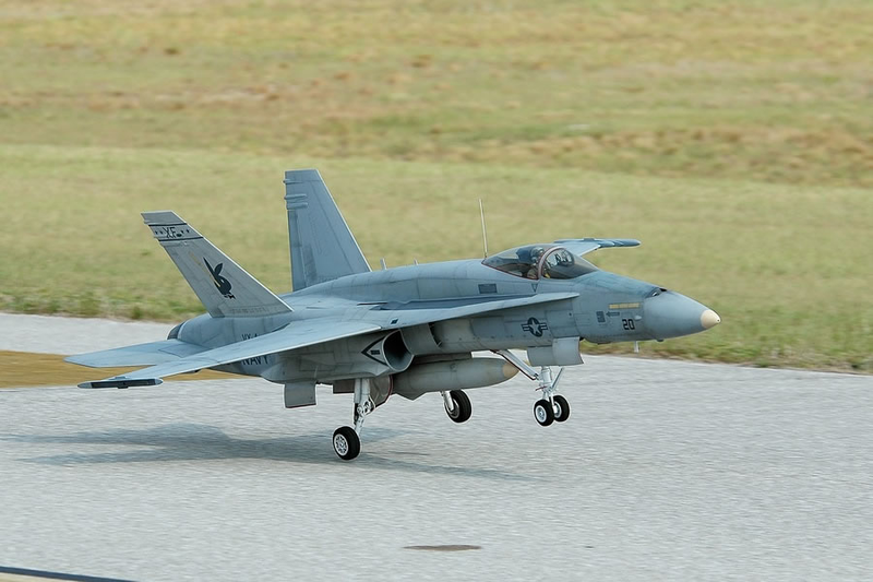 Illustration for article titled Top Gun 2008: Biggest RC Airplane Competition in the World